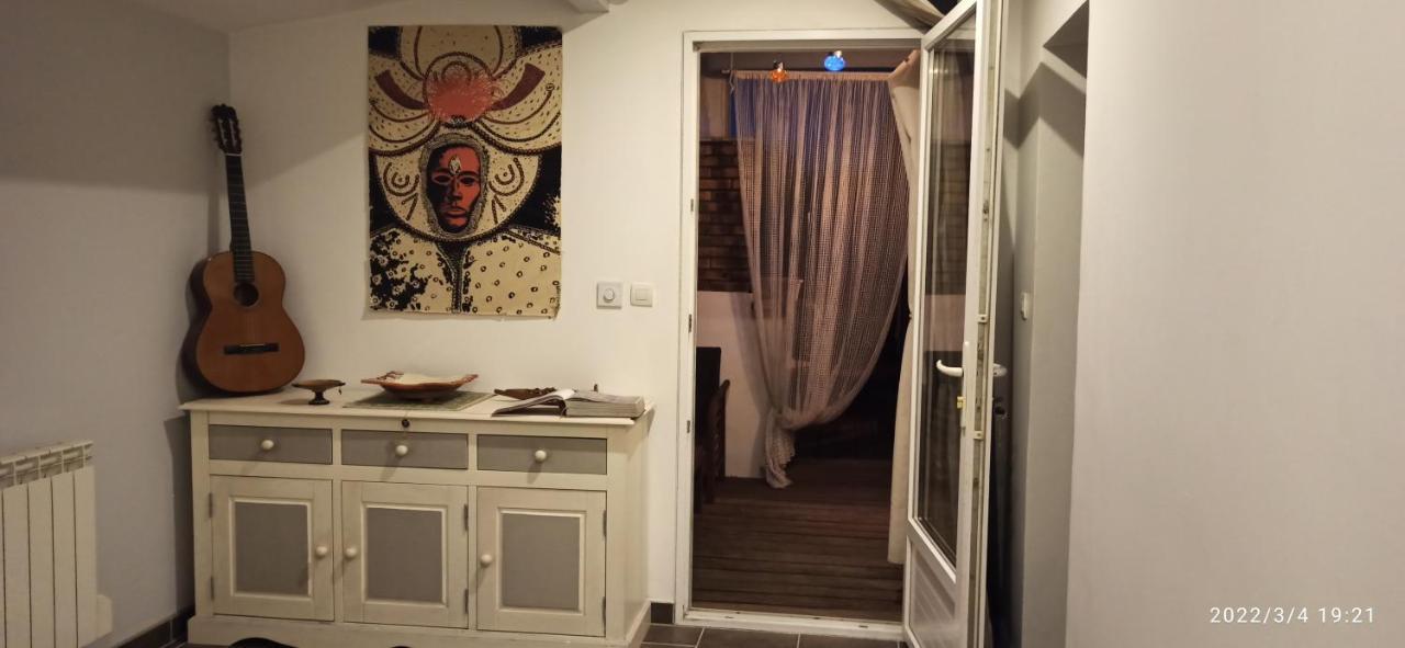 Secret Garden: Chez Gilles Et Tra's Charming Zen Retreat Valergues